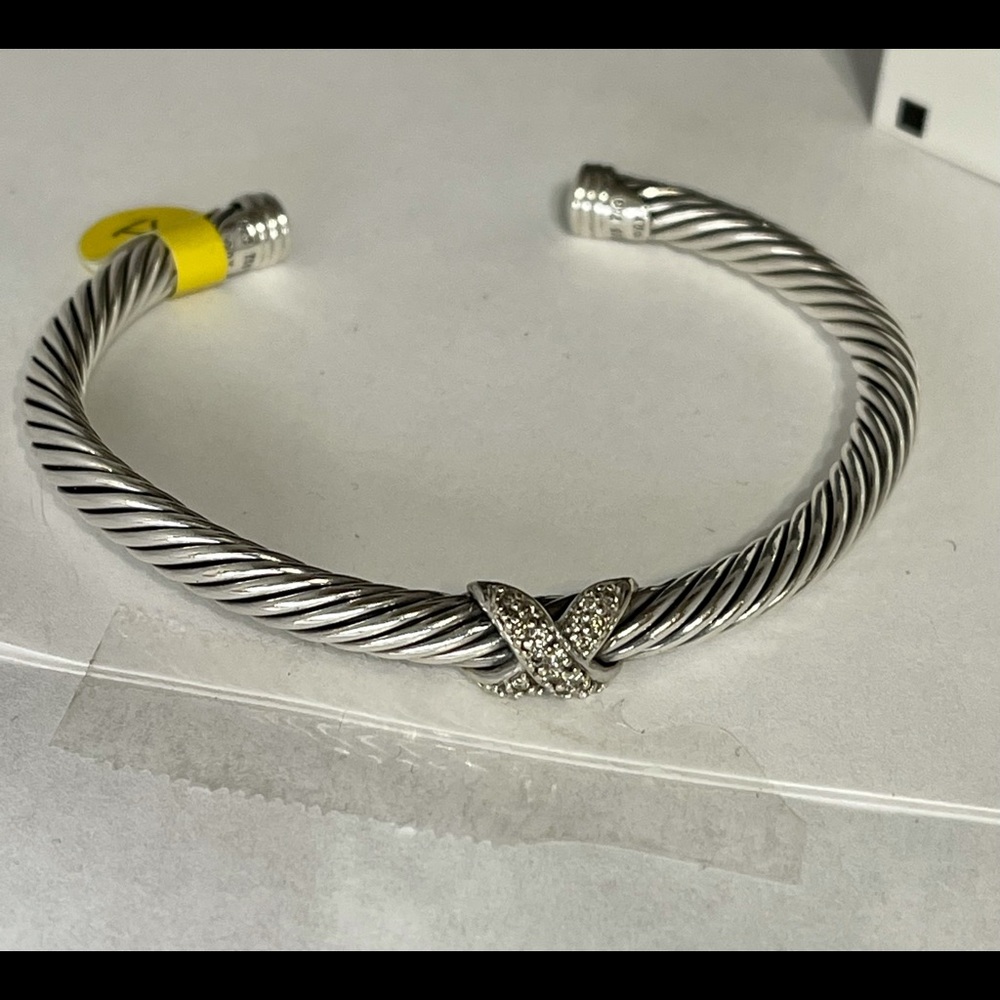 David Yurman Single X 18k gold/Diamond Cable Cuff - Picture 4 of 12